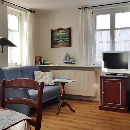 Unter Den Linden Apartment