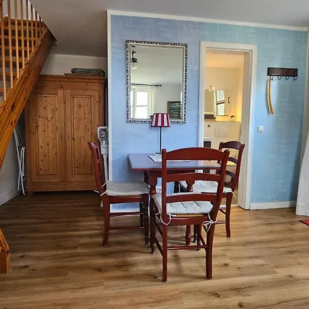 Unter Den Linden Apartment *