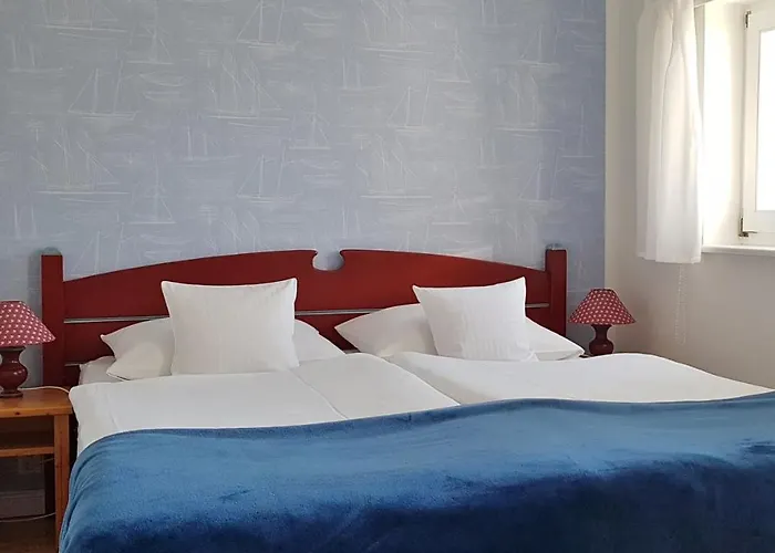 Unter Den Linden 티소브